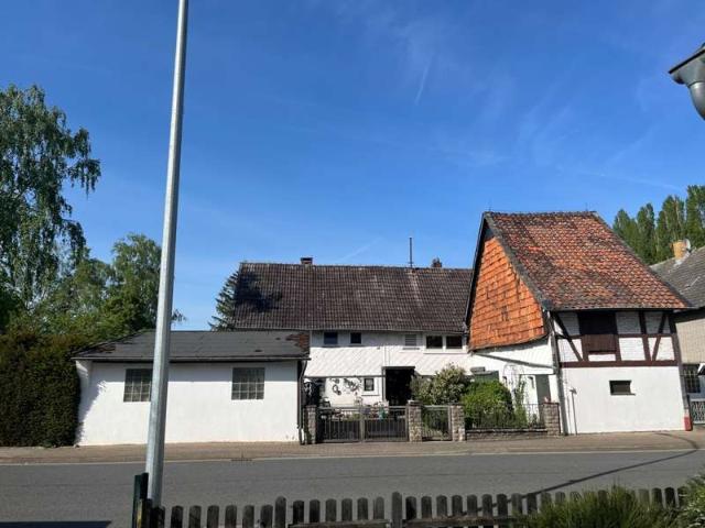 Gemütliches Fachwerkhaus / sanierungsbedürftig mit Nebengebäuden