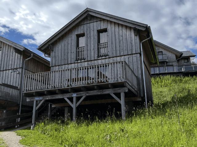 Gemütliches Holzchalet mit Balkon mit seltener Zweitwohnsitzwidmung