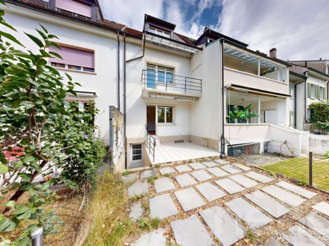 Gemütliches Reihenhaus zum Selbstgestalten im Neubadquartier