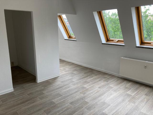 Gemütliches Single Nest im Dachgeschoss mit Badewanne wartet