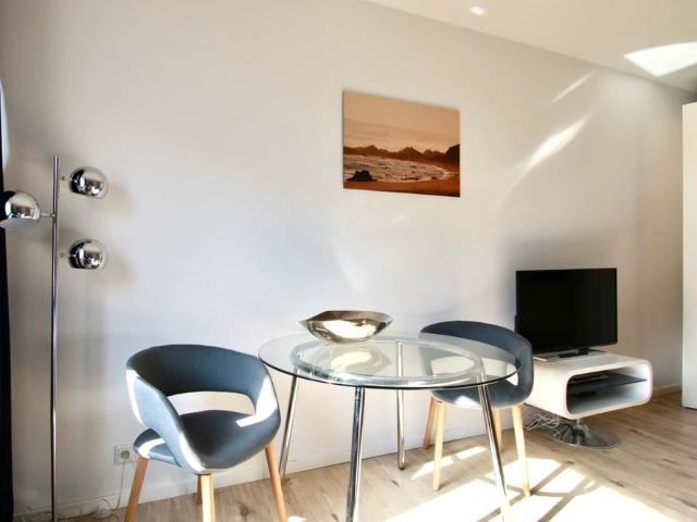 Gemütliches Studio mit Balkon in super Lage Lim 2933