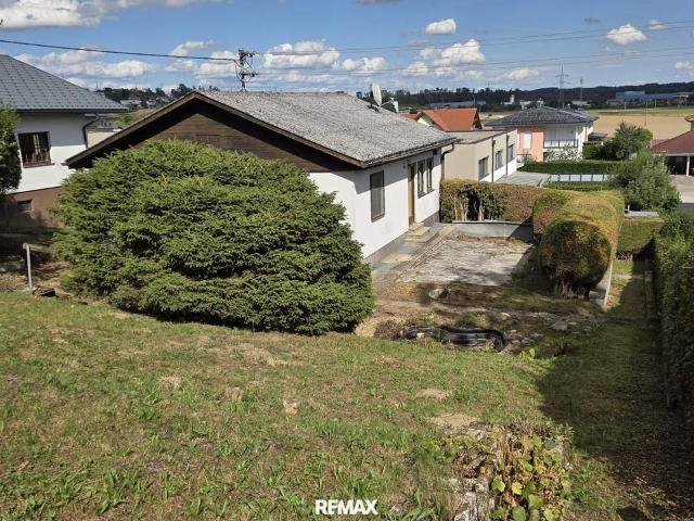 AUSSICHTS BUNGALOW mit Keller auf 1.141 m² großem Hanggrundstück in Dietach