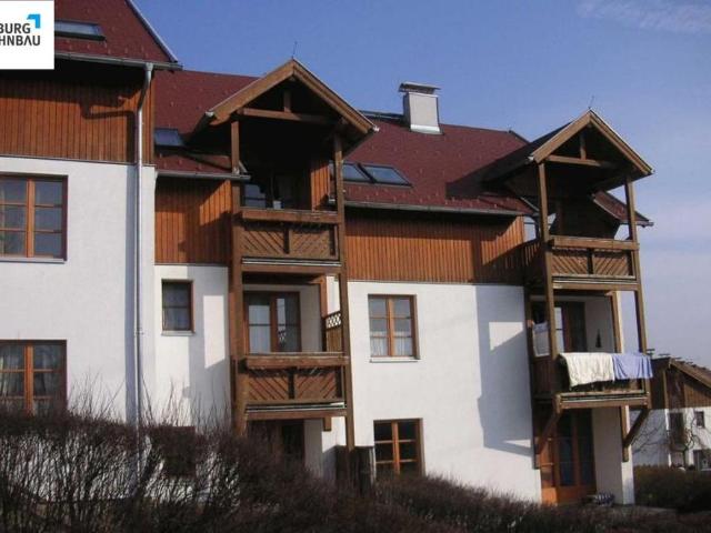 GEMÜTLICHKEIT IN KÖSTENDORF! Geförderte 3 Zimmer Dachgeschoßwohnung mit Balkon! Hohe Wohnbeihilfe möglich