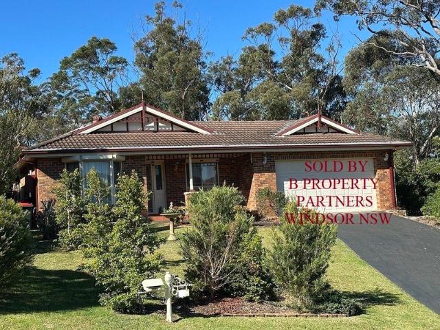 Gem in Hi Position Peaceful Mature Gardens giving Beauty and Privacy 3 4 Bedroom Brick Veneer Dbl Garage Great Atmosphere It will nor disappoint