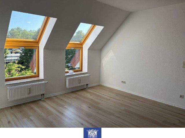GemÃ¼tliche Dachgeschoss Maisonette Wohnung in zentraler Lage!