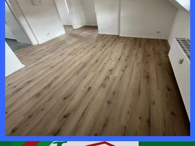 GemÃ¼tliche 2 Raum DG Wohnung im GrÃ¼nen