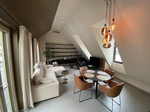 Gemeubeld 2 slaapkamer appartement met terras