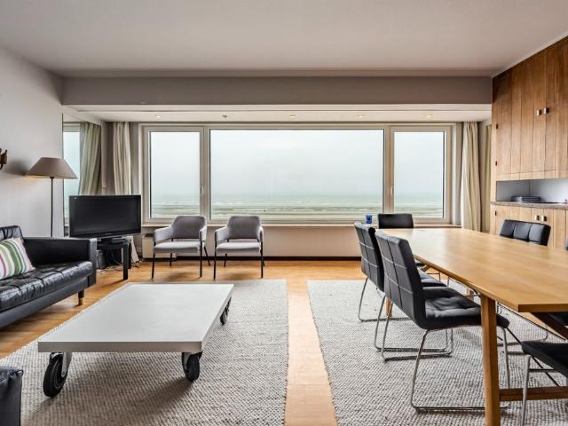 Gemeubeld appartement 3 slaapkamers zeedijk Oostduinkerke