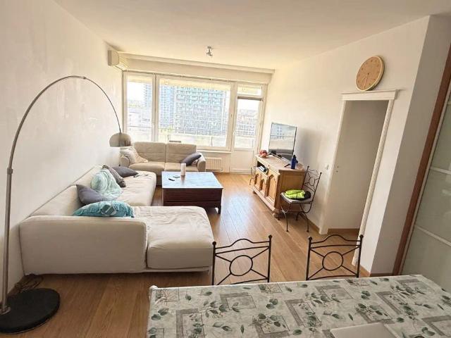 GEMEUBELD APPARTEMENT
