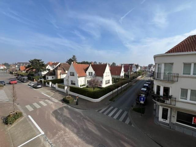 Gemeubeld appartement op topligging in Knokke