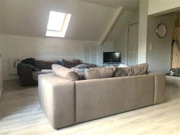 Gemeubeld appartement met 2 SLPKS te Eernegem