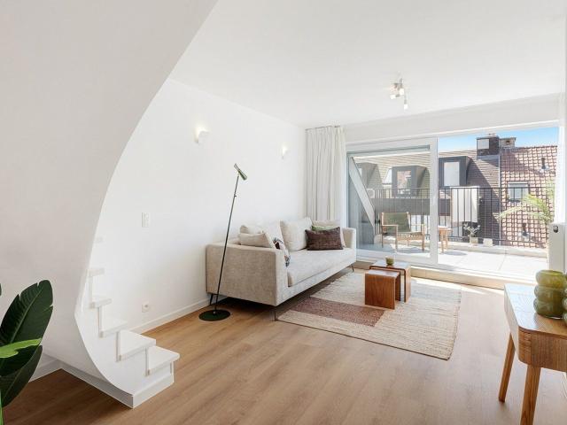 Gemeubeld duplex appartement met zonneterras te Heist aan Z