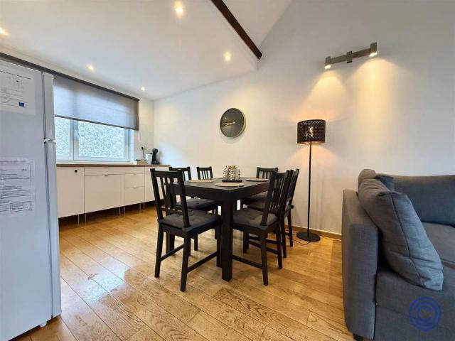 Gemeubeld duplex appartement op 't Zuid!