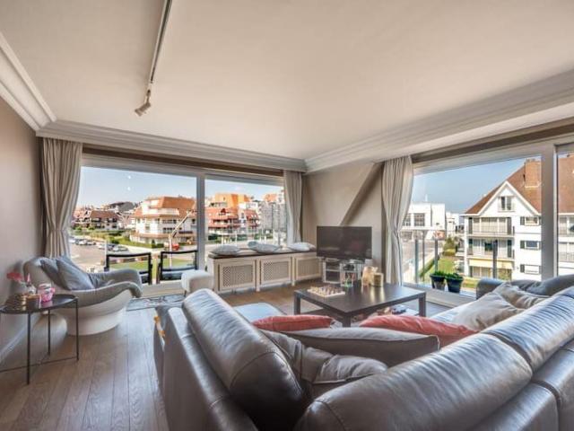 Gemeubeld: hoekappartement met verzichten aan het Casino!