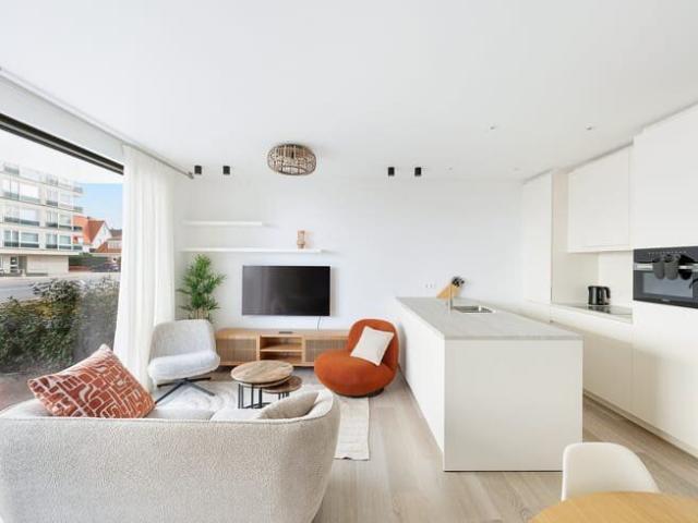 Gemeubeld: nieuwbouw appartement met zijdelings zeezicht!