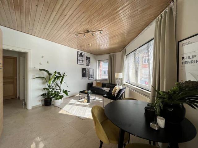 Gemeubelde studio te huur aan De Appel in Kortrijk