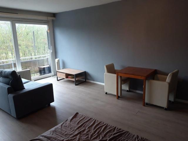Gemeubelde Studio Te Huur – Instapklaar en Centraal Gelegen!
