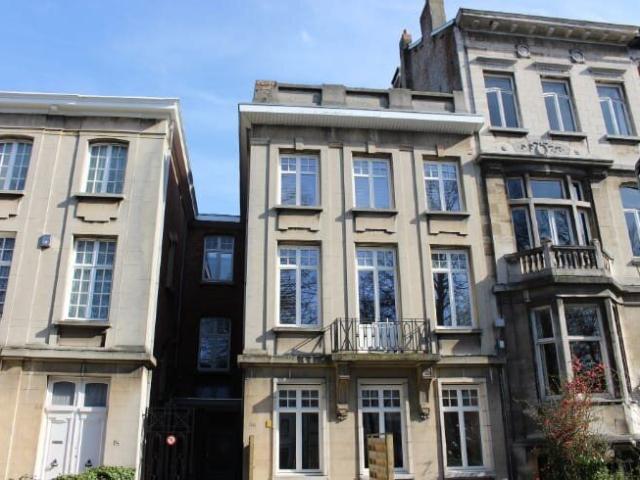 gemeubelde studio nabij Middelheim