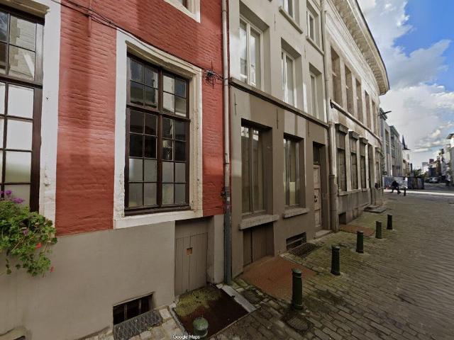 Gemeubelde studio op topligging, in historische hart van.