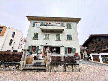 Gemischt genutztes Gebäude in Bramois