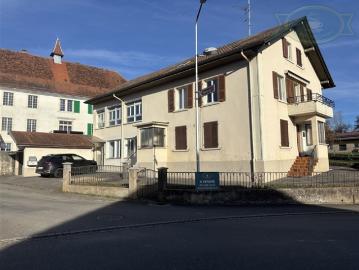 Gemischtes Gebäude mit zwei Wohnungen und Atelier in Bonfol
