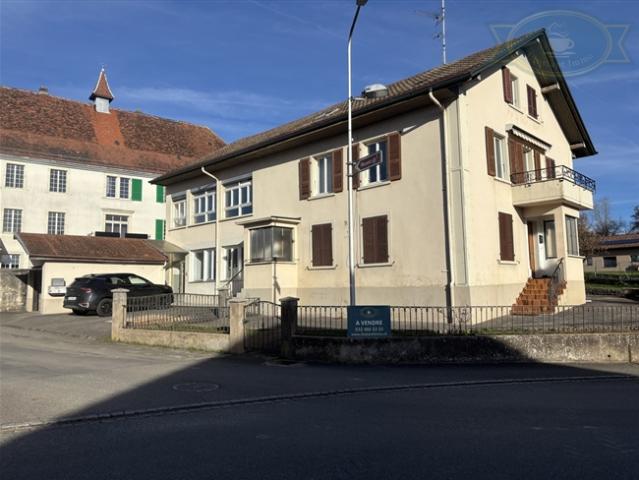 Gemischtes Gebäude mit zwei Wohnungen und Atelier in Bonfol