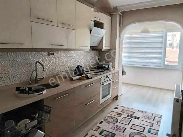 Gemlik Cumhuriyet Mah. Eşyalı Kiralık Daire 3+1 Asansörlü Kombili Deniz Manzaralı