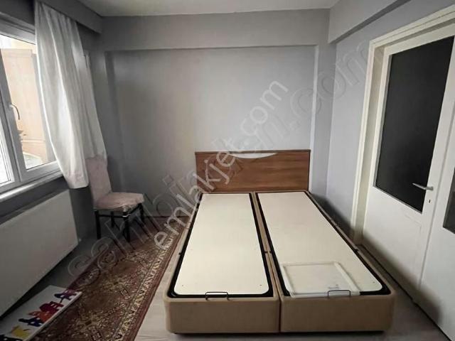 Gemlik Çarşı Meydanında Satılık Yatırımlık Eşyalı Daire