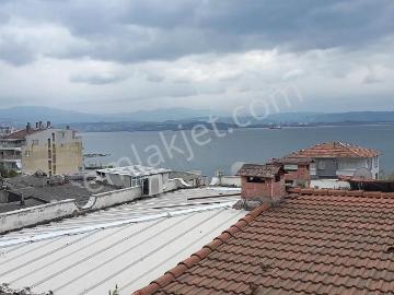 Gemlik Büyükkumlada Deniz Manzaralı Sezonluk Kiralık Daire Eşyal