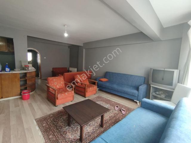 Gemlik İstiklâl Çad Üzerinde Kiralık Eşyalı Daire