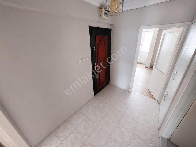 Gemlik Merkezde 2+1 80 M2 Arakat Kombili Daire