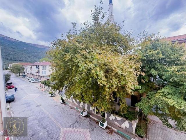 Gemlik Merkezde Tadilatlı 2+1 Kiralık Daire 85m²