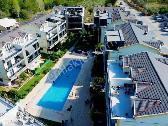 Gemlik Umurbeyde Havuzlu Sitede Satılık 4+1 Dubleks