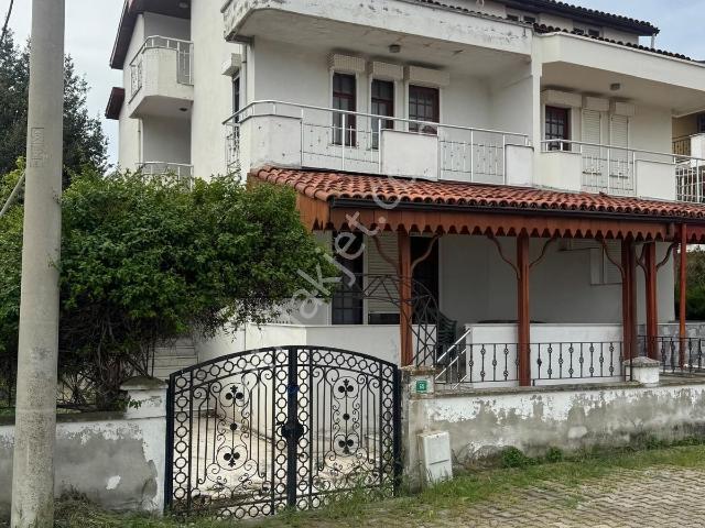 Gemsaz'da Sahile Sıfır Satılık Tripleks Villa