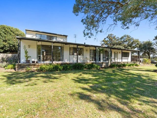 Genuine Family Home at Lake Glenmaggie