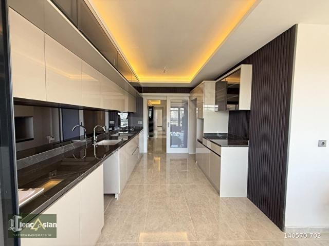GENÇASLAN BÖLGENİN EN PRESTİJLİ PROJESİNDE MANZARALI 4+1 DAİRE