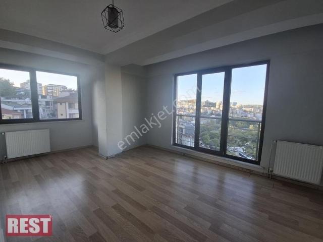 Genç Binada Manzaralı Temiz 2+1 Kiralık Daire