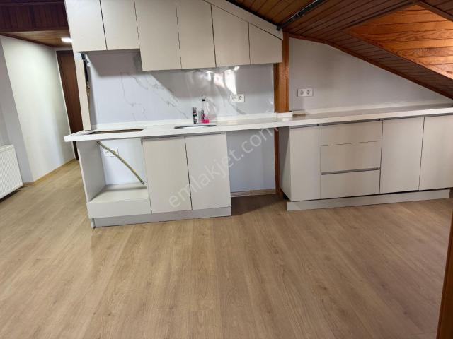 Genç Binada İçi Yenilenmiş Teraslı,asansörlü 2+1 Kiralık 85 M2 Daire