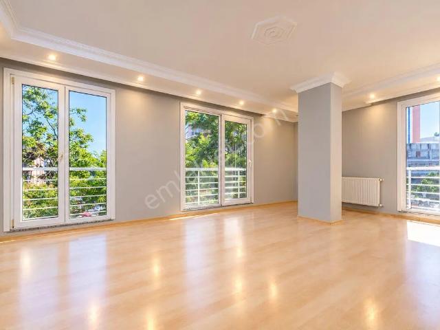Genç Binada 2+1 Kapalı Garajlı 95 M2 Şık Ferah Kiralık Daire