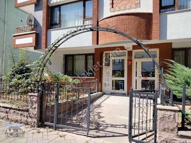 Genç Emlaktan Aydınlıkevlerde Yeni Binada 3+1 Kombili Salon Bağımsız Kiralık Daire