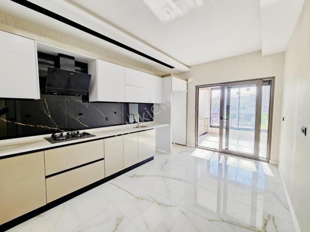 Gençosman Cad. 3+1 Site İçerisinde Ultralüks Sıfır Daire