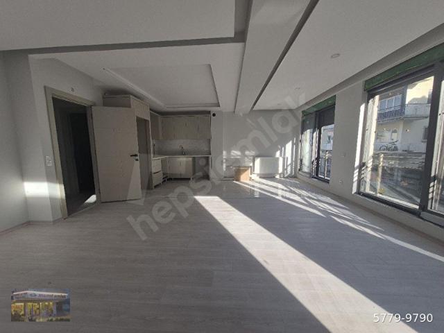 GENÇLİK EN GENİŞ SALONLU 2+1 SIFIR DAİRE ARA KATTA KOMBİLİ