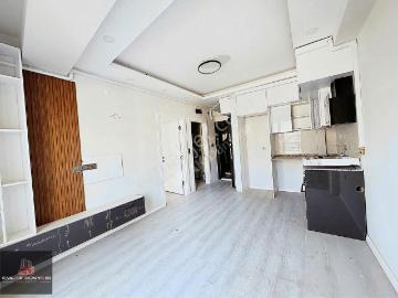 Gençlik Mahallesi Denize Yürüme Satılık 1+1 Daire Kapalı O