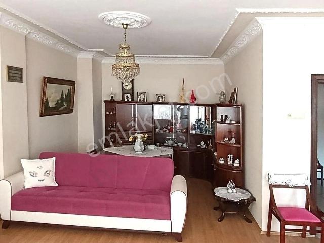 Gençlik Caddesi Askerlik Şübesi Karşısında Asansörlü Doğalgazlı 135 M2 3 Ncü Kat Satılık Daire