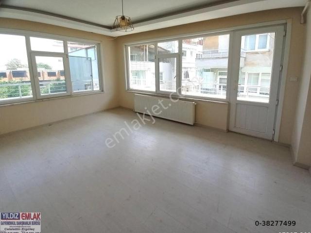 Gençlik Caddesi Kenarında 2+1 İçi Ful Yapılı Doğalgazlı 2 Nci Kat 110 M2 Dairemiz Satılıktır.