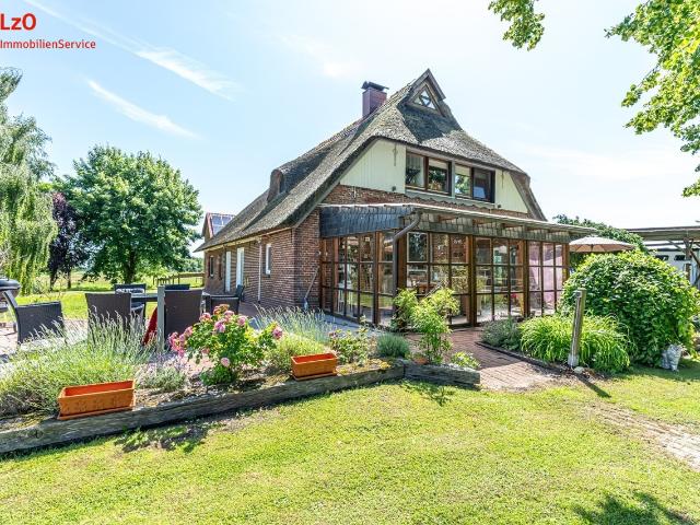Reetdachhaus mit Stall und Potential