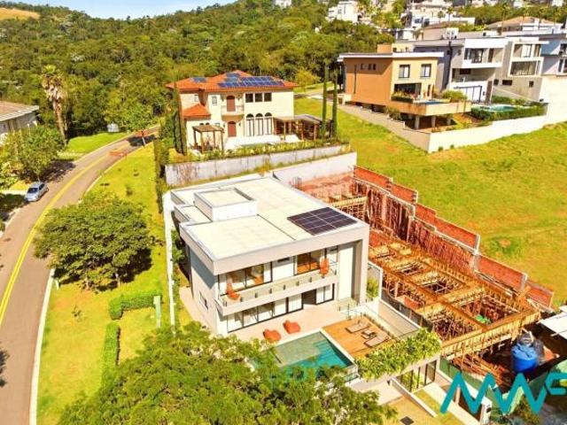 Gênesis II — Casa de Esquina com 5 Suítes, Decorada e Equipada
