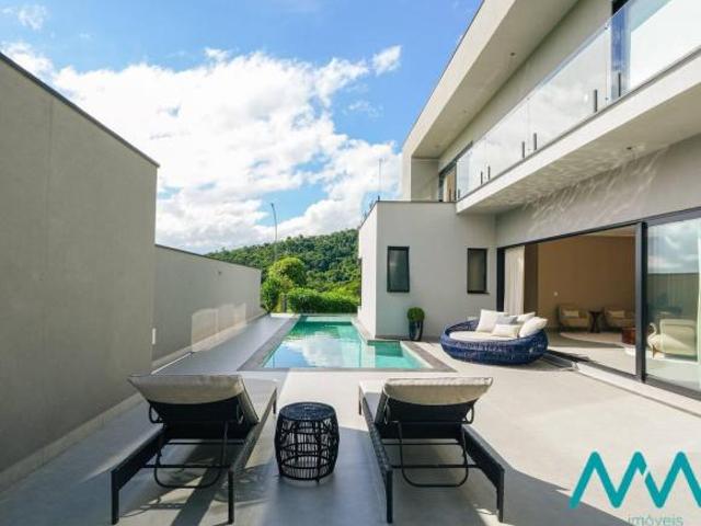 Gênesis II — Casa Mobiliada com 5 Suítes, Cozinha Gourmet e Piscina