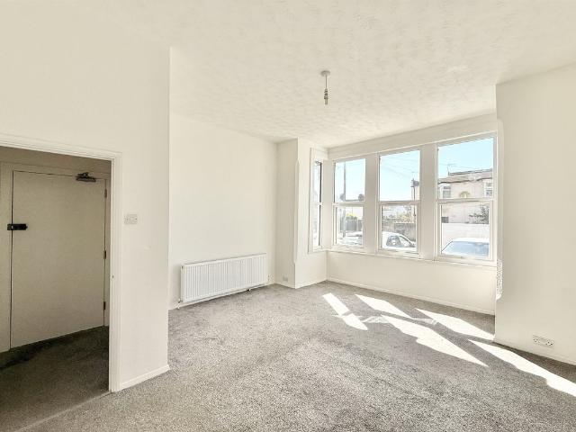 Genesta Road, Westcliff On Sea SS0, 1 bed flat to rent, £875 pcm | PrimeLocation