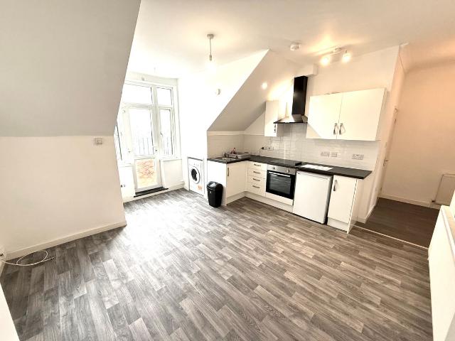 Genesta Road, Westcliff On Sea SS0, 1 bed flat to rent, £975 pcm | PrimeLocation